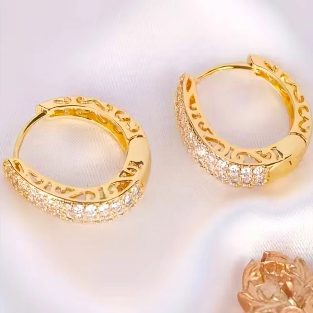 Gorgeous earrings - Picture 4 of 5